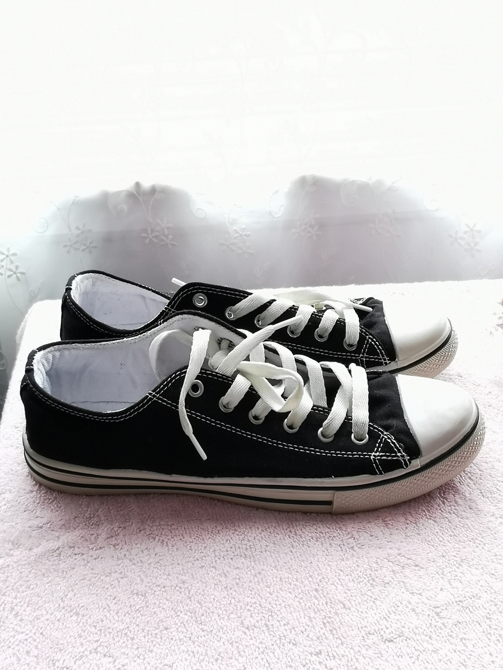 Classic Black Canvas Low-Top Sneakers with White Trim - Picture 2 of 4